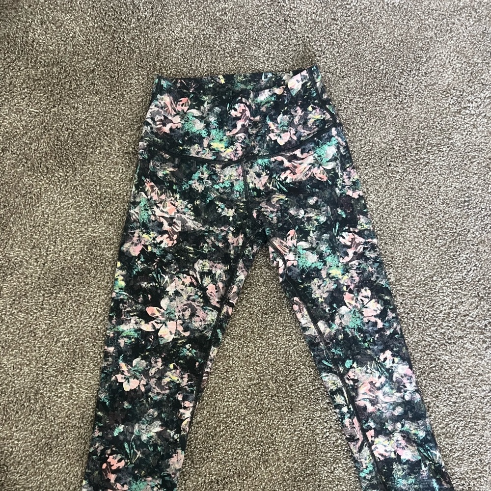 Lulu Lemon floral leggings size 6
